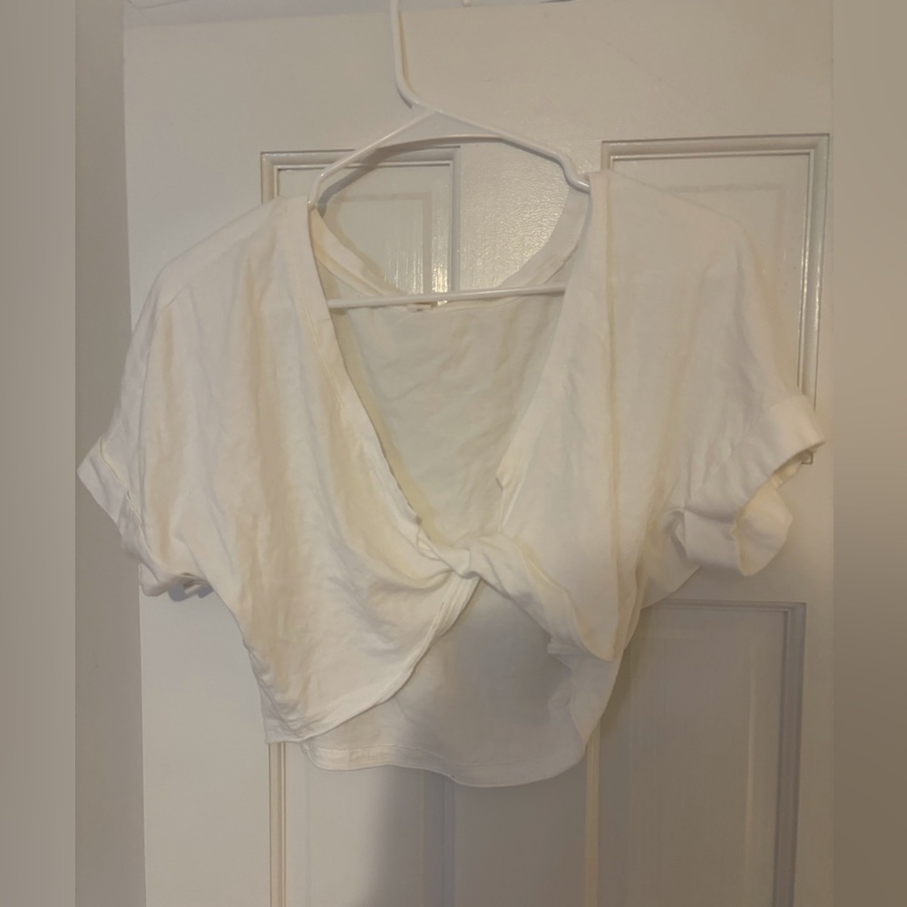 ANTHROPOLOGIE WHITE CROP TOP